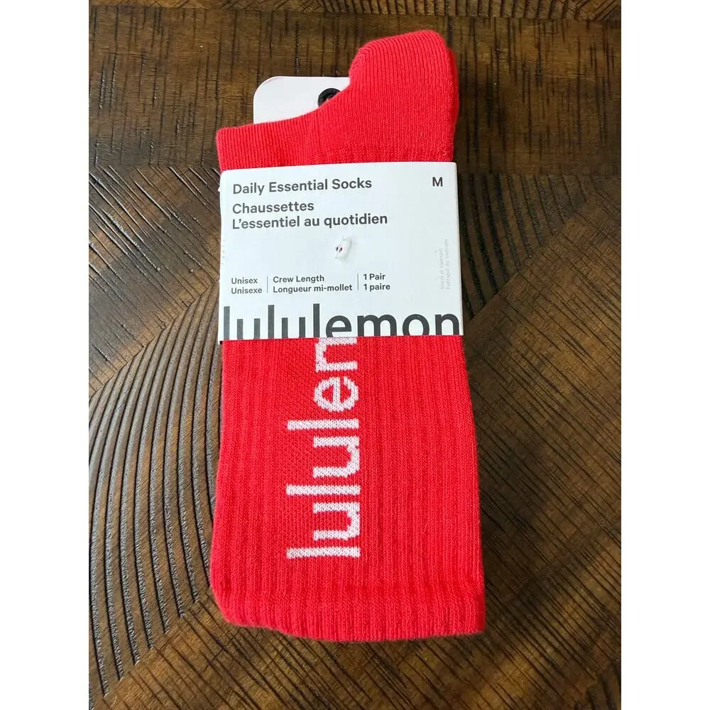 Lululemon Unisex daily essential crew socks red medium New